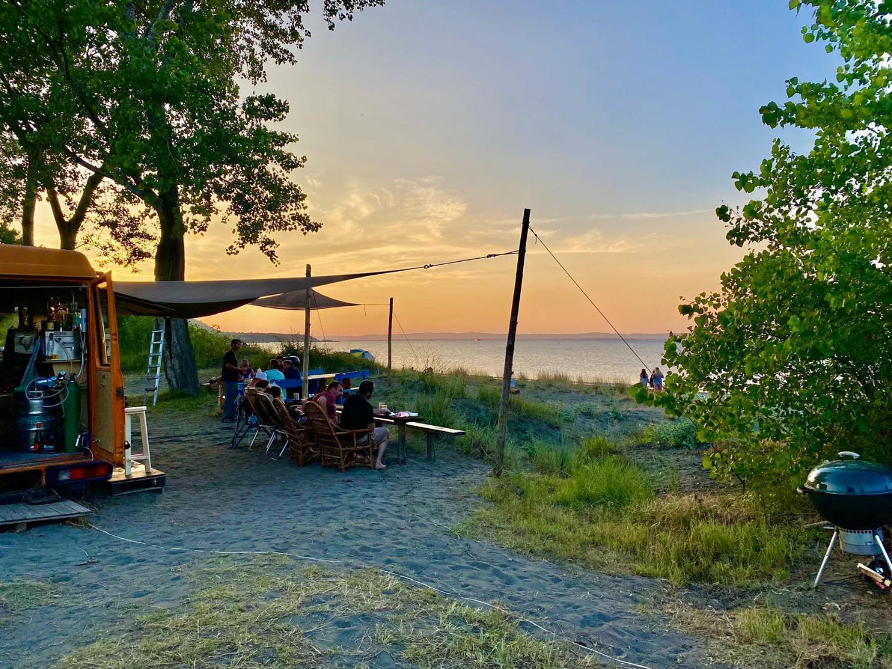 Готель Beachfront Caravans Черноморець Екстер'єр фото