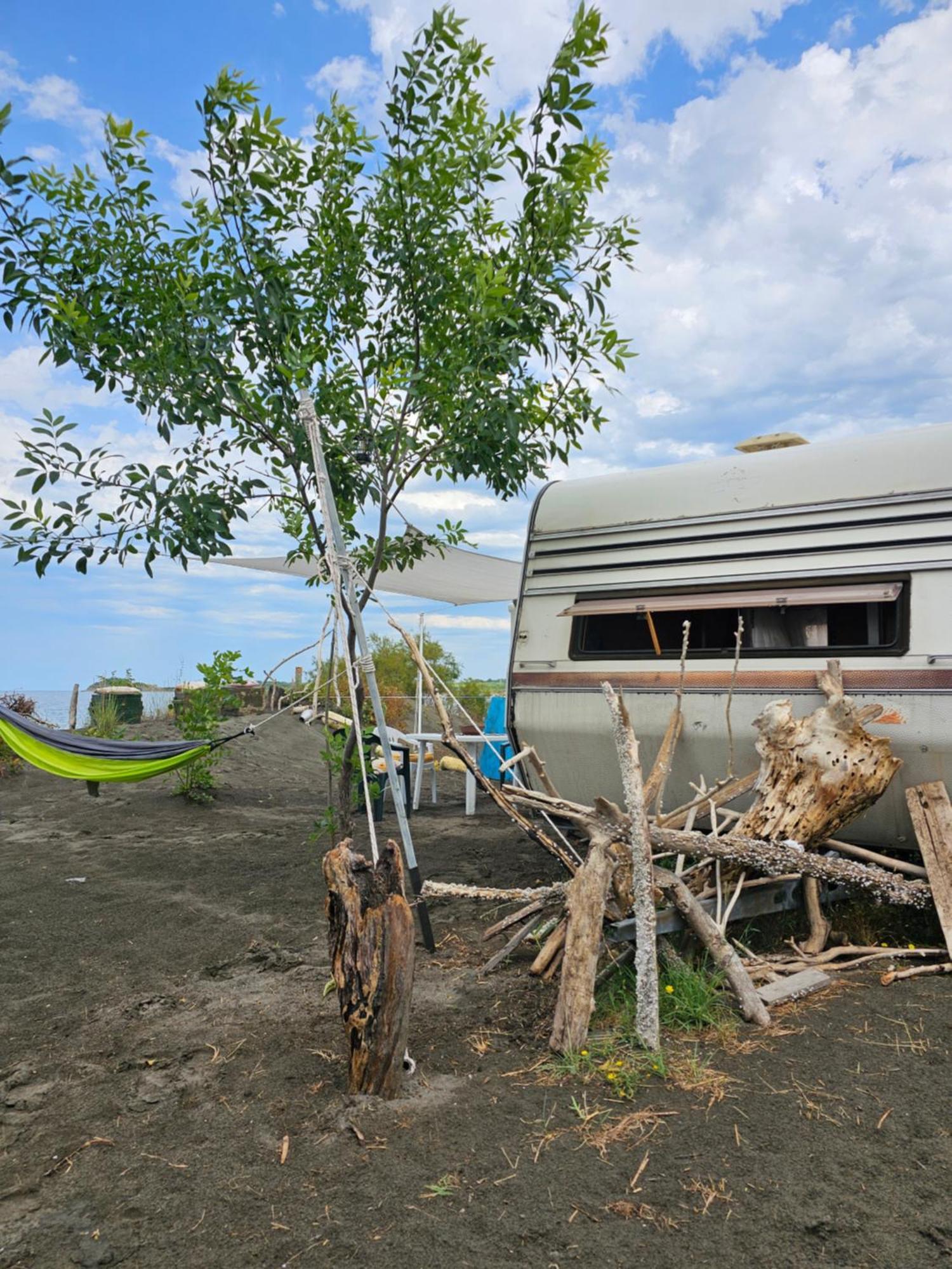 Готель Beachfront Caravans Черноморець Екстер'єр фото