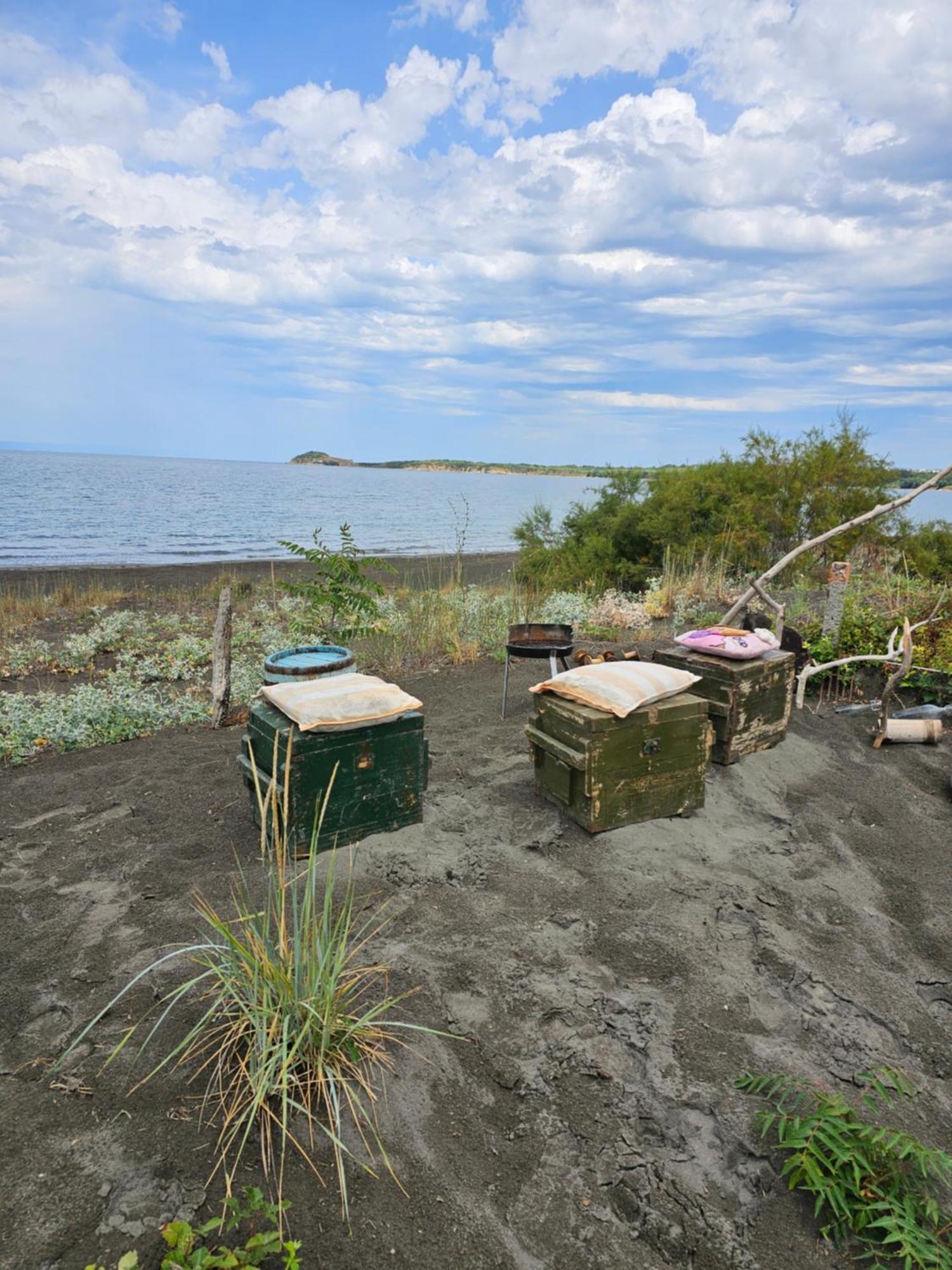 Готель Beachfront Caravans Черноморець Екстер'єр фото