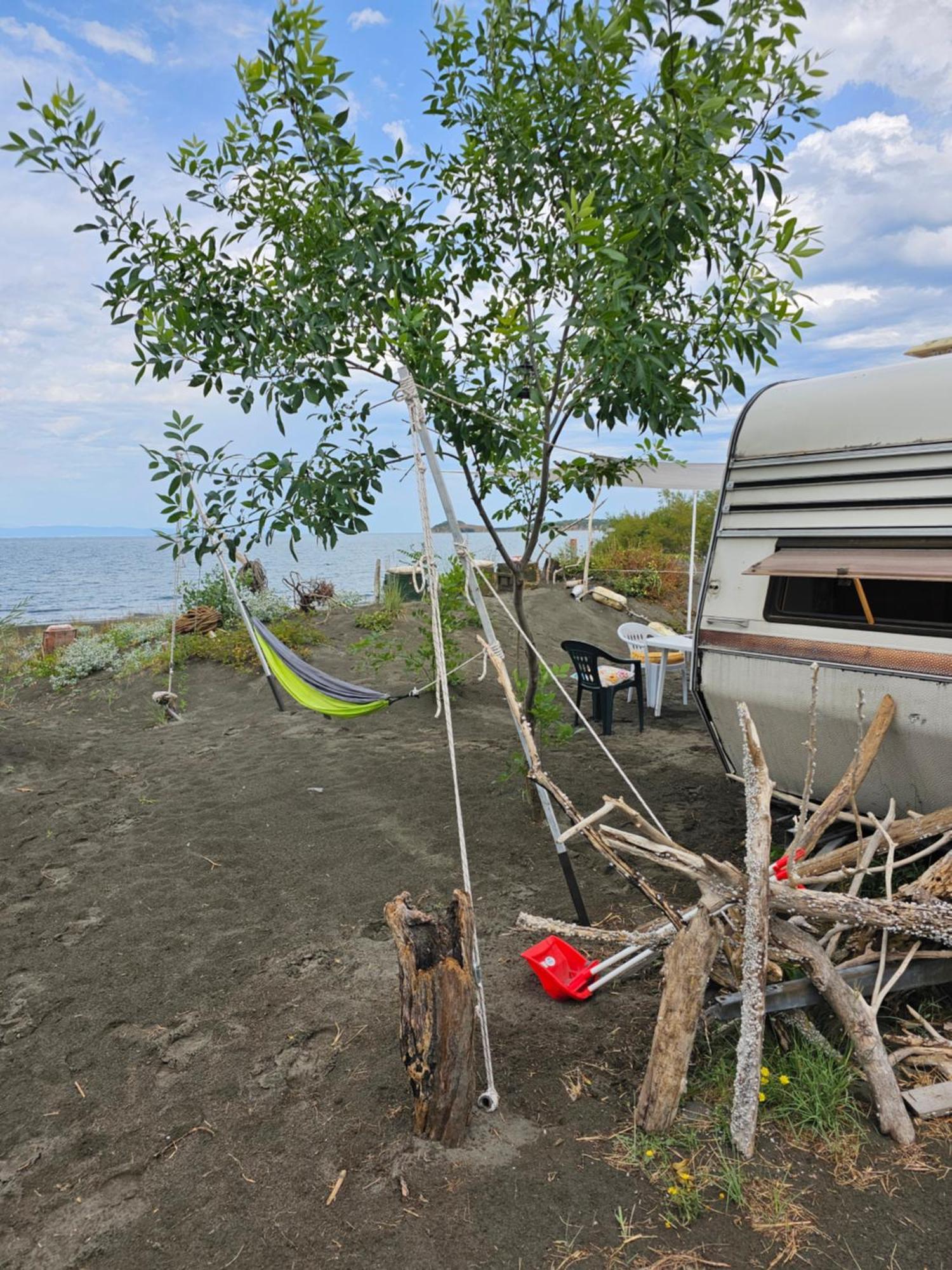 Готель Beachfront Caravans Черноморець Екстер'єр фото