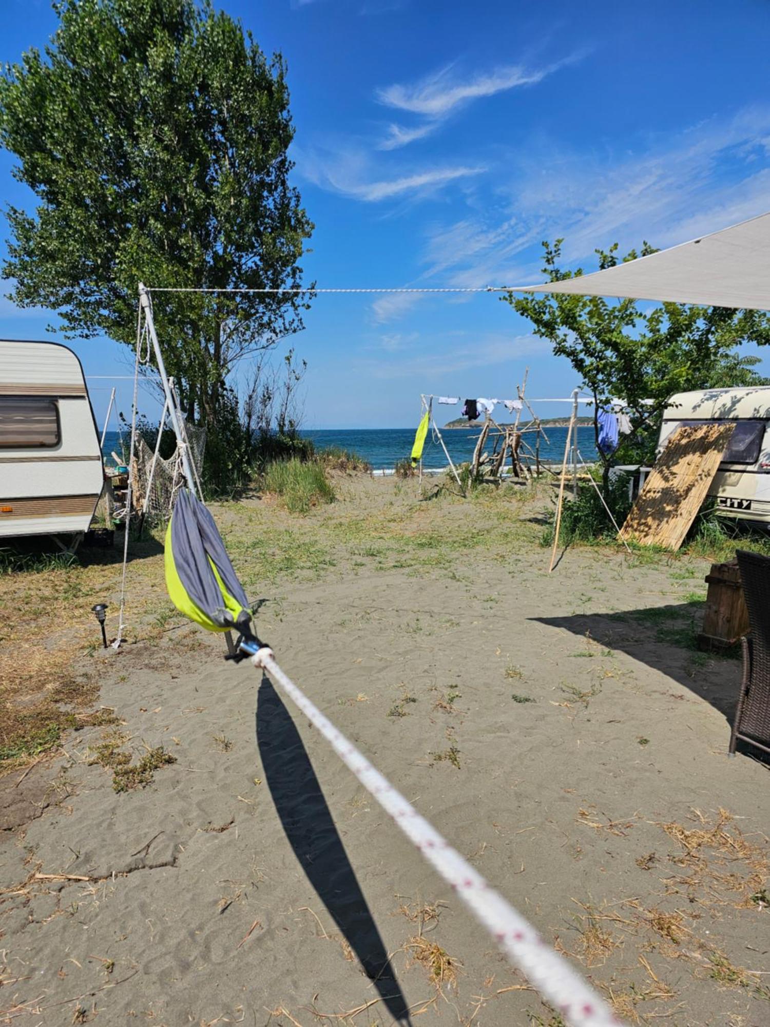 Готель Beachfront Caravans Черноморець Екстер'єр фото